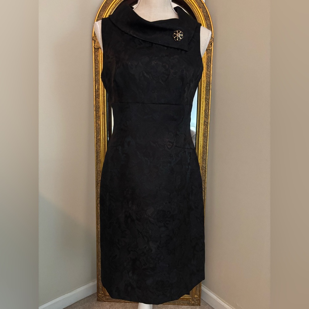 Tahari Arthur S.Levine elegant black sleeveless sheath dress - size 6